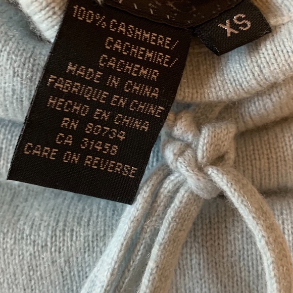 BCBG 100% Cashmere Sleeveless Tanktop - Picture 4 of 5
